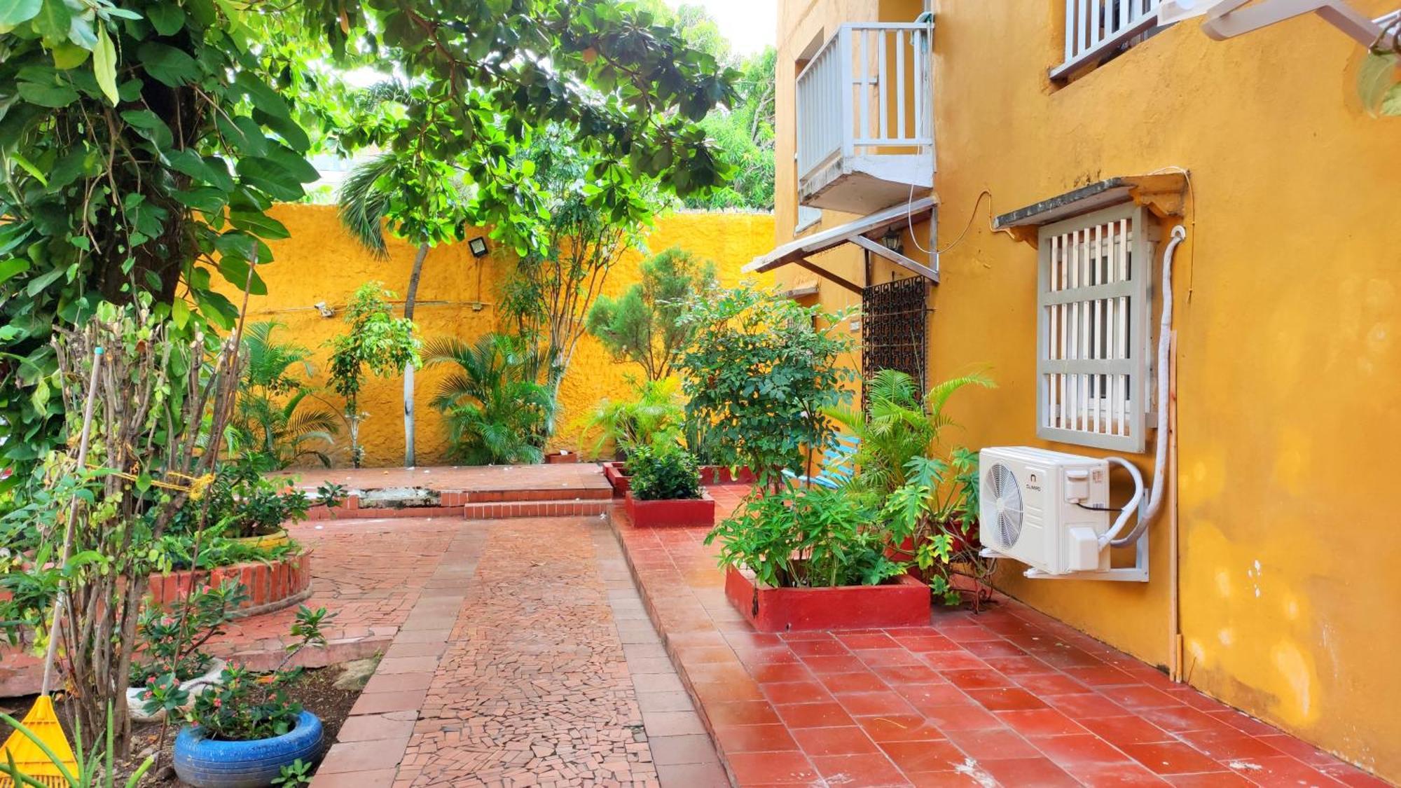Apartamento Ana Ciudad Amurallada Cartagena Екстериор снимка